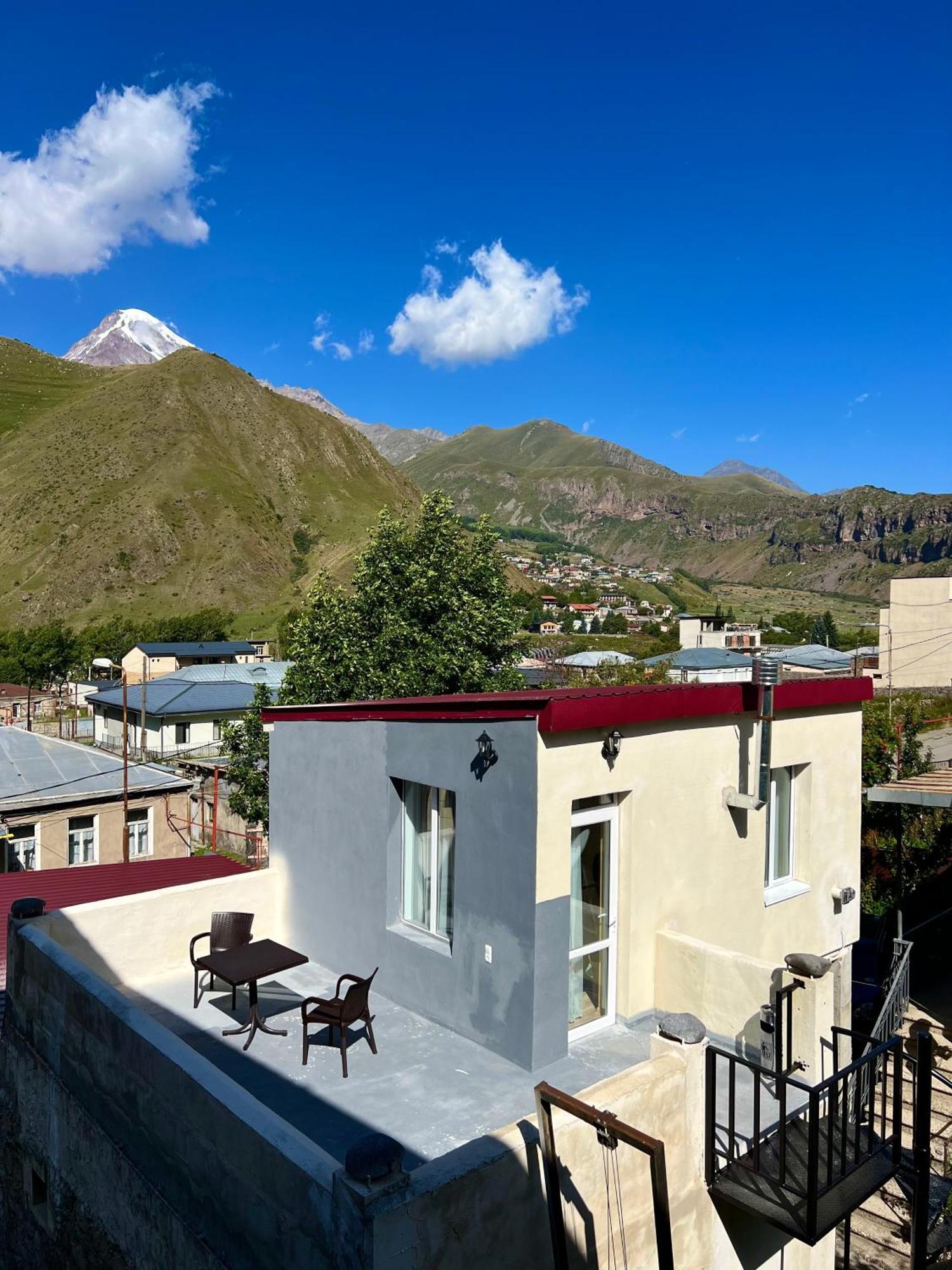 Hotel Kazbegi Green Yard Exterior foto