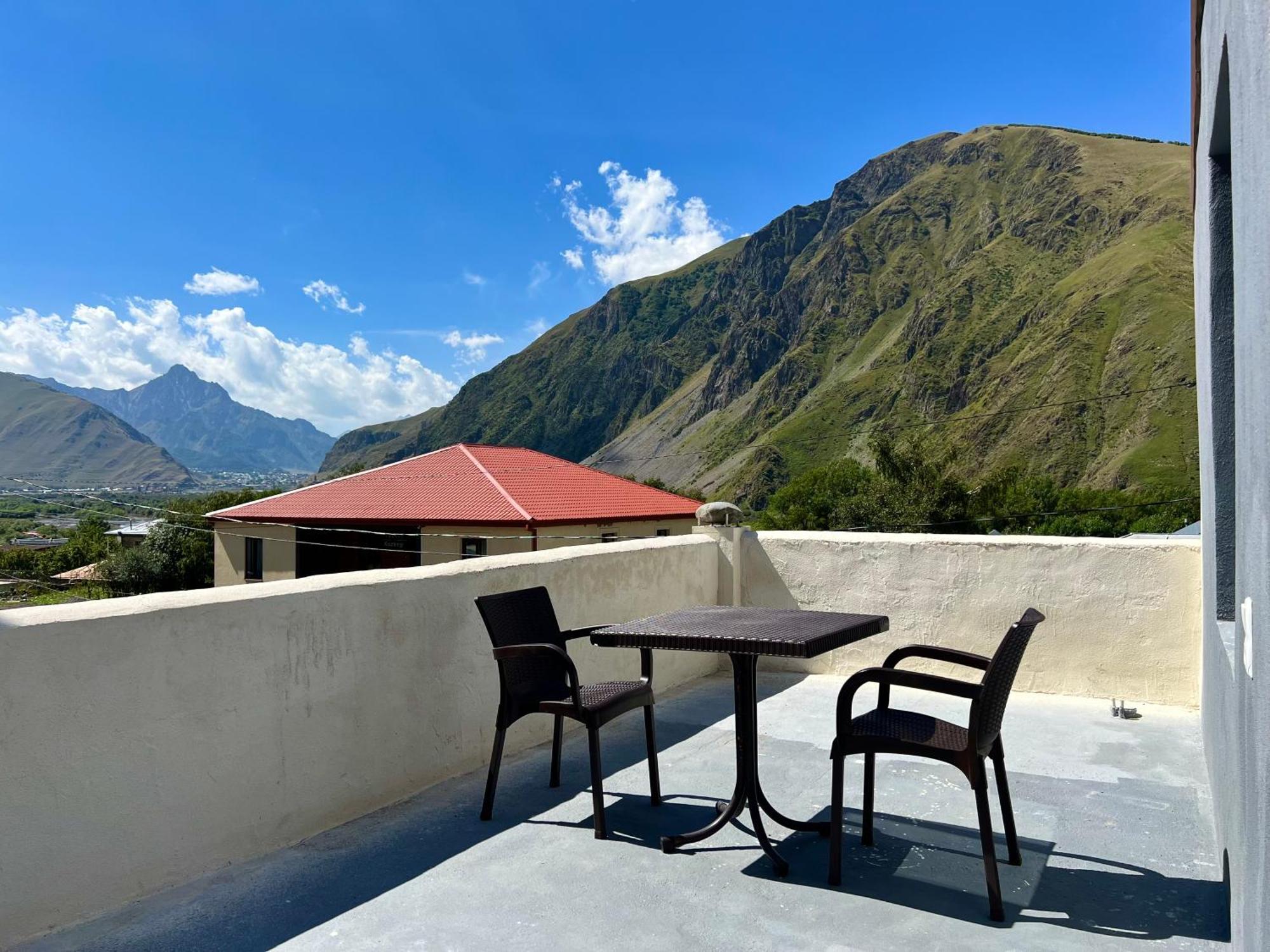 Hotel Kazbegi Green Yard Exterior foto