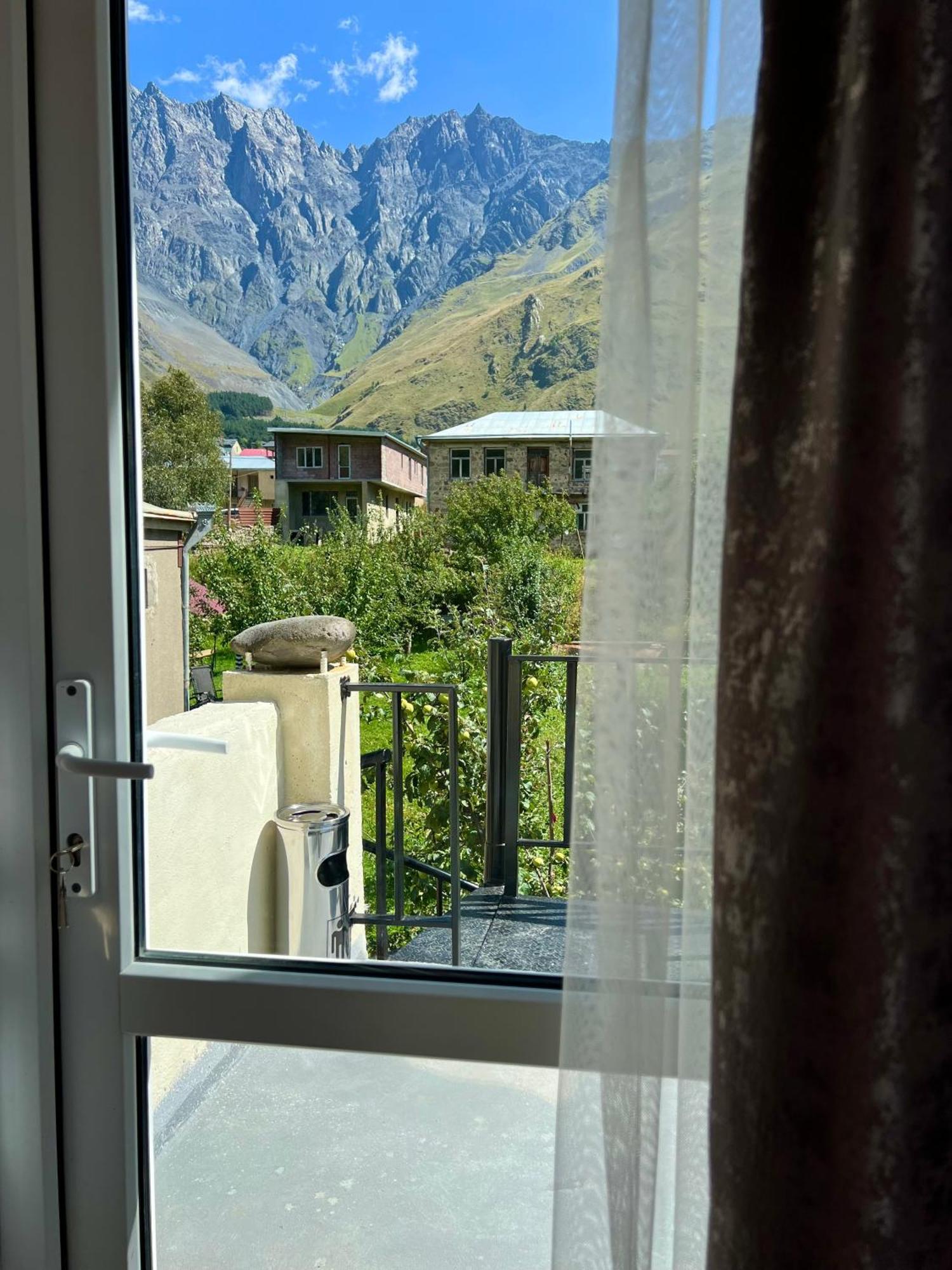 Hotel Kazbegi Green Yard Exterior foto