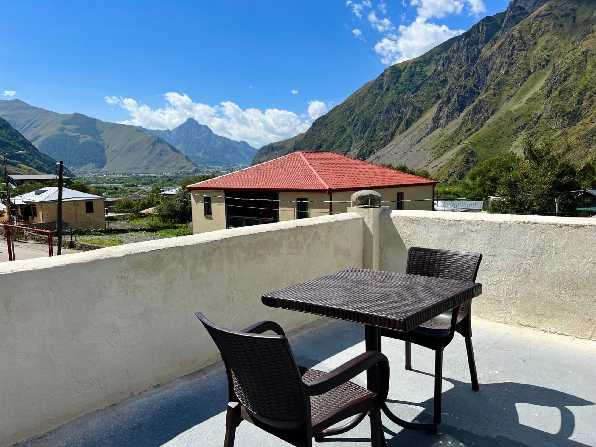 Hotel Kazbegi Green Yard Exterior foto