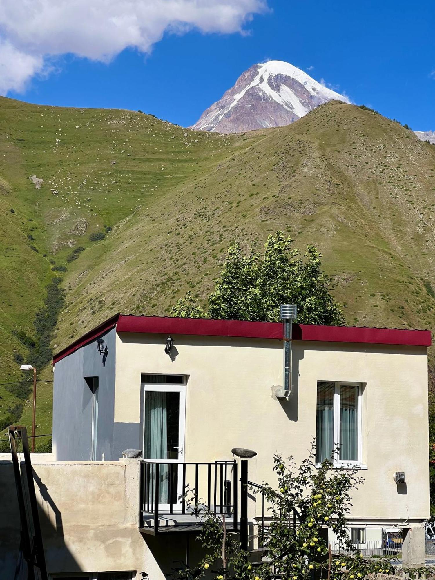 Hotel Kazbegi Green Yard Exterior foto